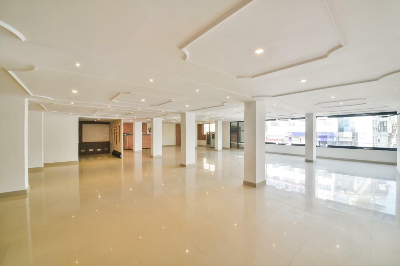 Golden Feather Hotel Udaipur Exterior photo